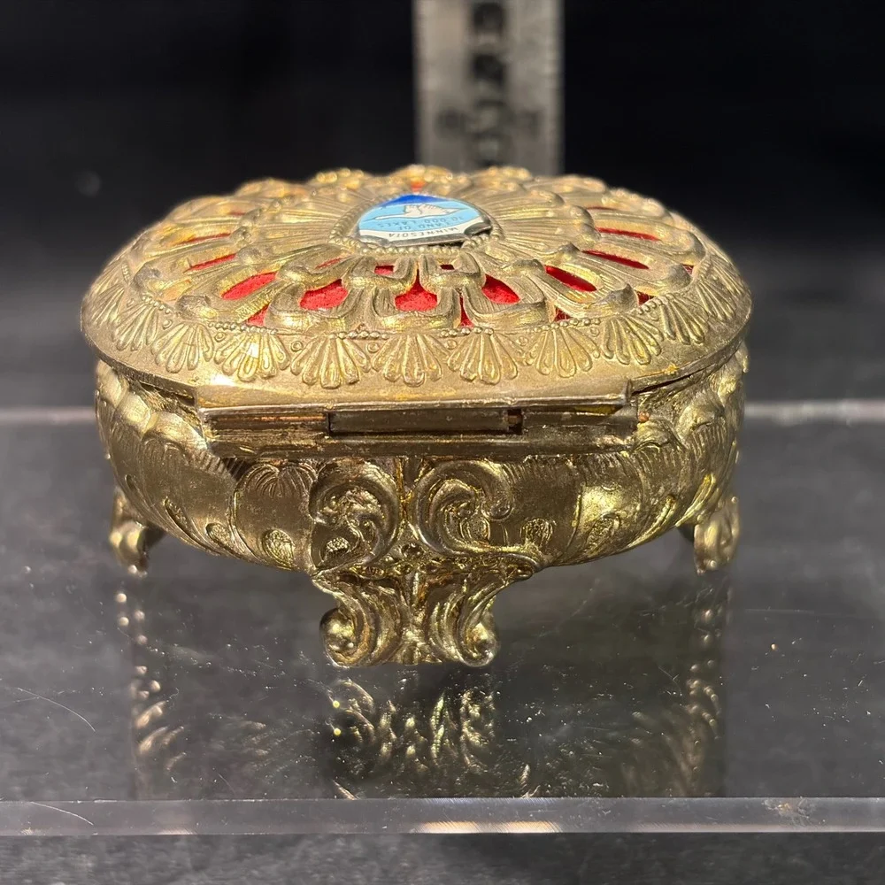 Vintage Minnesota Land of 10000 Lakes Filigree Trinket Box Gold Tone Red Velvet